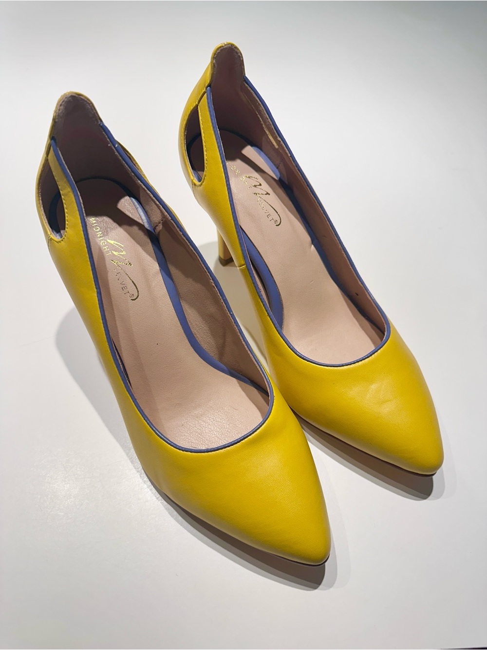 Midnight Velvet Yellow Pointed-Toe Pumps with Blue Trim